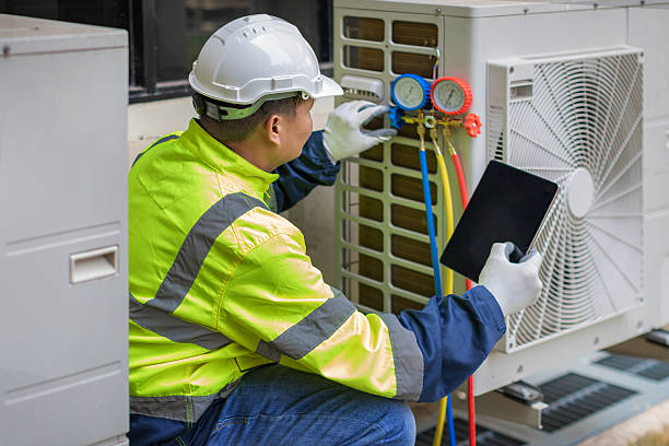 Professional Hvac technician working in Palmyra, NJ